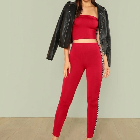 Red set - Picture 5 of 5